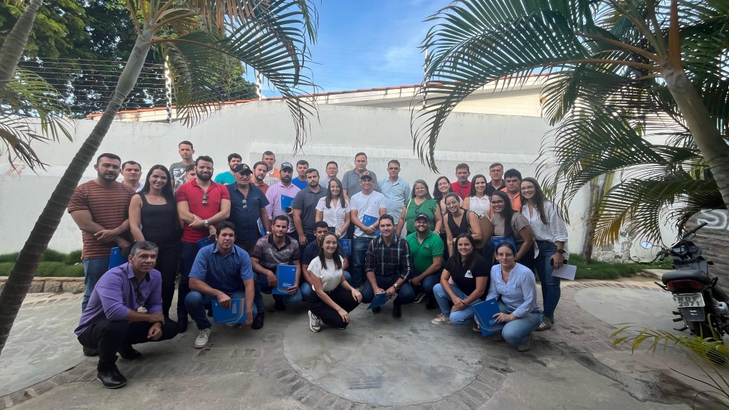 Equipes do S.I.M. CiscoAgro participam de capacitação sobre registro de estabelecimentos